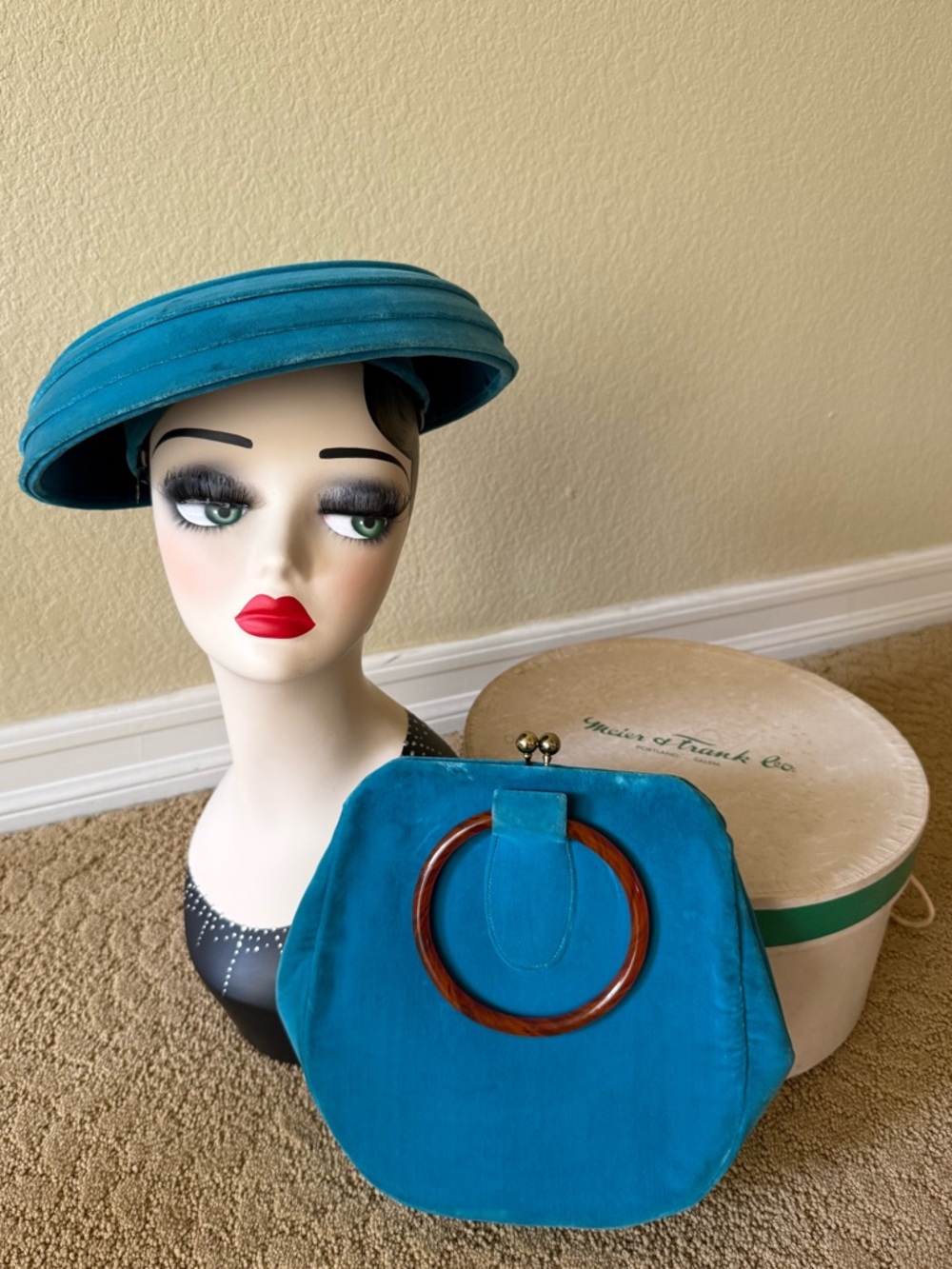 1950s Vintage Evelyn Varon Model designer velvet Hat & Handbag Set